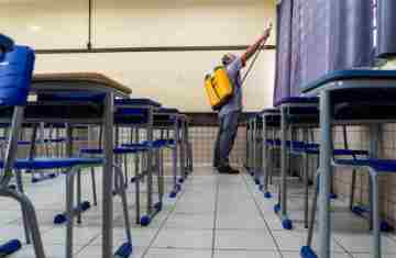  Limpeza, roçada e pintura: escolas estaduais se preparam para volta às aulas